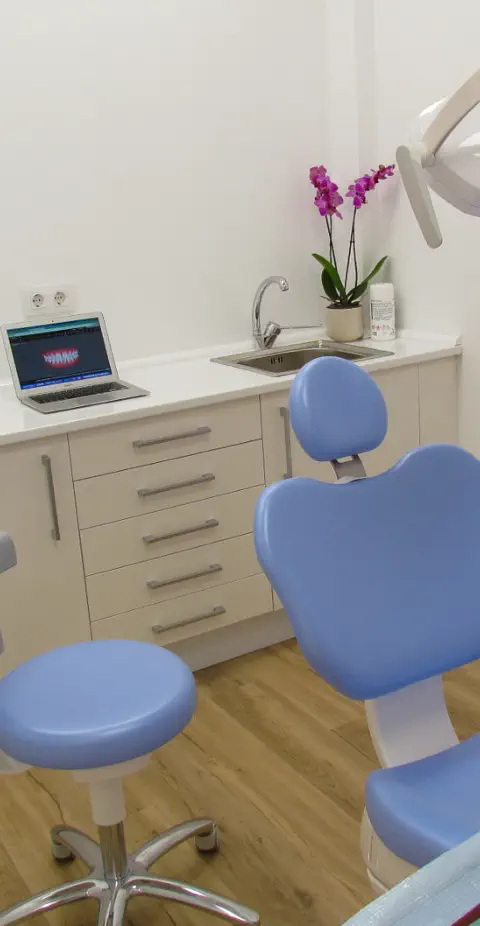 Clínica Dental | Dentista | Ortodoncia | Implantología | Odontopediatría | Estética Dental